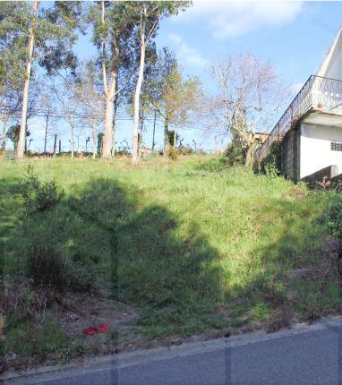 Terreno com aptidão construtiva de 1.064 m² junto à estrada — Melgaço, Vila e Roussas - foto 3