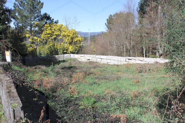Terreno para construção com 800 m² a 5 minutos do centro de Melgaço — Melgaço, Vila e Roussas - foto 2