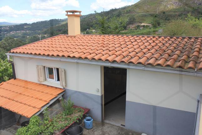 Moradia V4 — Melgaço, Chaviães e Paços - foto 3