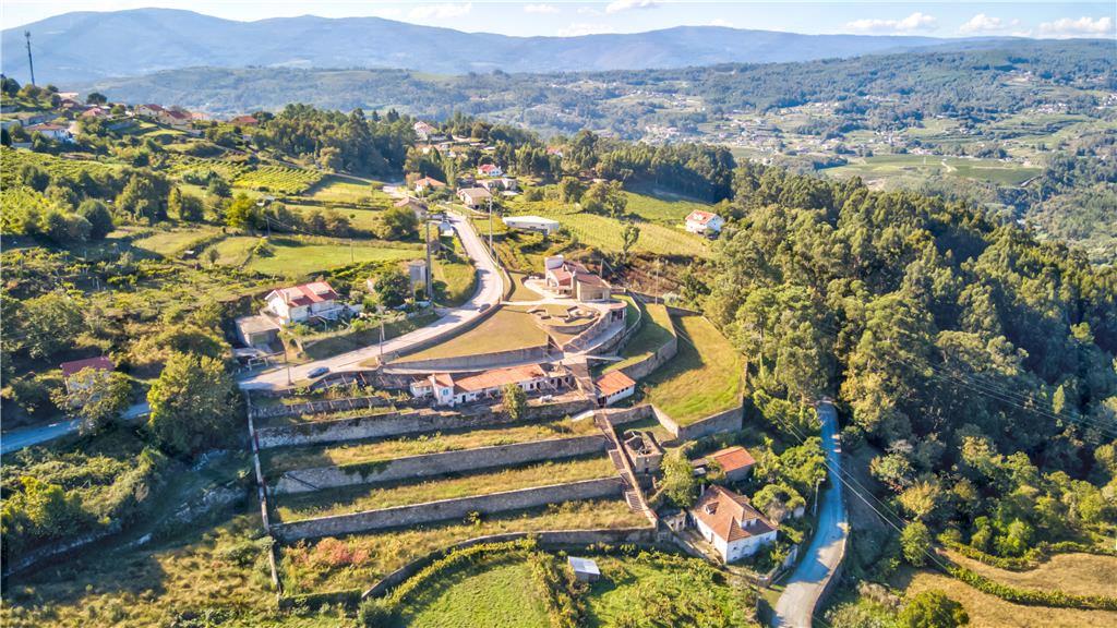 Moradia T4 de arquitetura singular inserida em quinta com 16.000 m² — Melgaço, Chaviães e Paços - foto 3