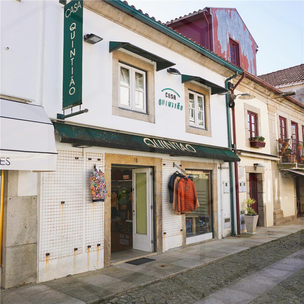 Edíficio em zona central de Valença