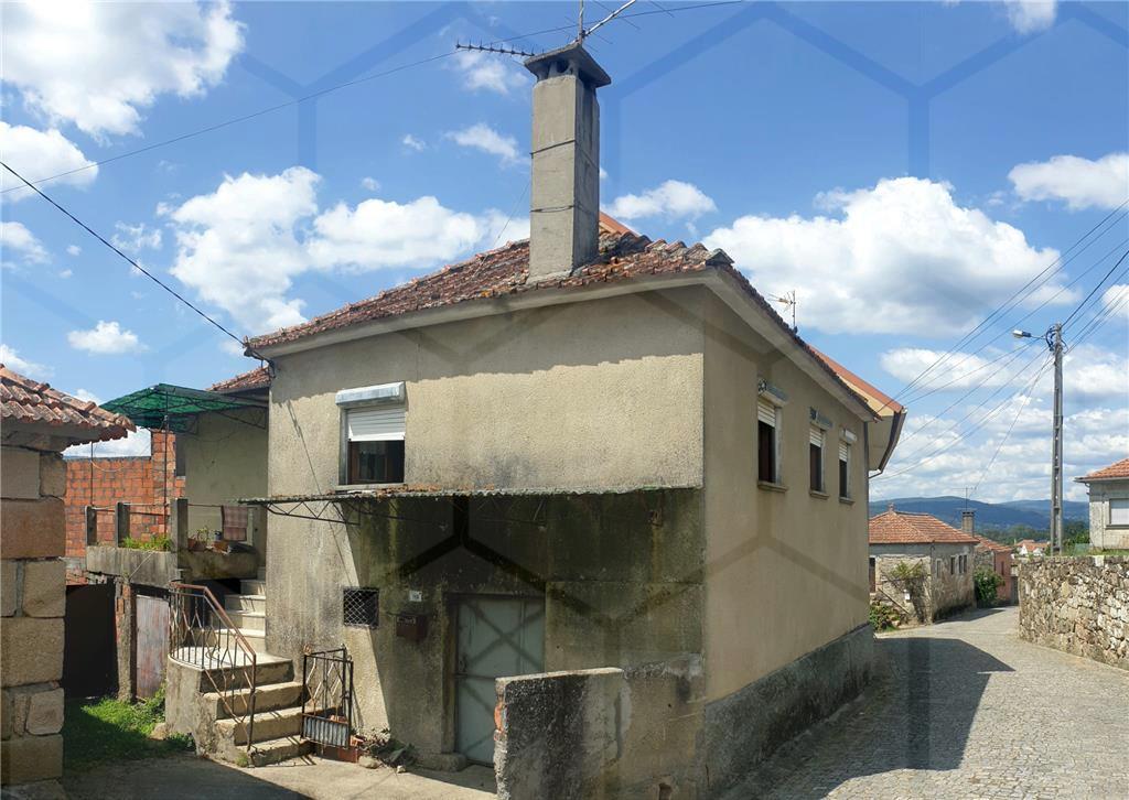Moradia para reconstrução em Prado, próxima do centro de Melgaço — Melgaço, Prado e Remoães - foto 2