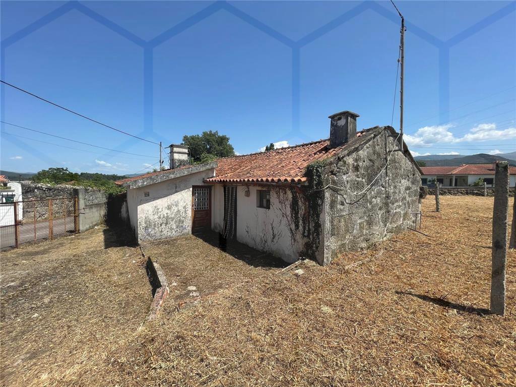 Moradia para recuperar em Ceivães — Monção, Ceivães e Badim - foto 2