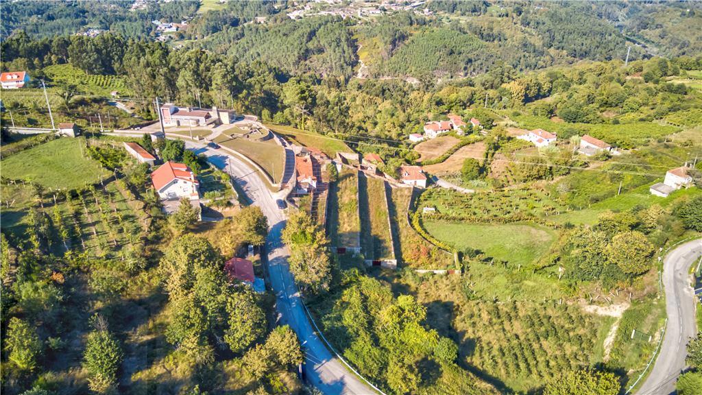 Moradia T4 de arquitetura singular inserida em quinta com 16.000 m² — Melgaço, Chaviães e Paços - foto 4