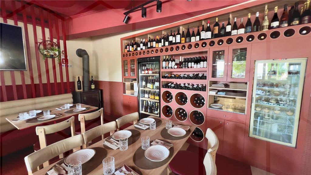Pizzaria/Restaurante em pleno funcionamento em Melgaço - Trespasse ou Venda — Melgaço, Vila e Roussas - foto 8
