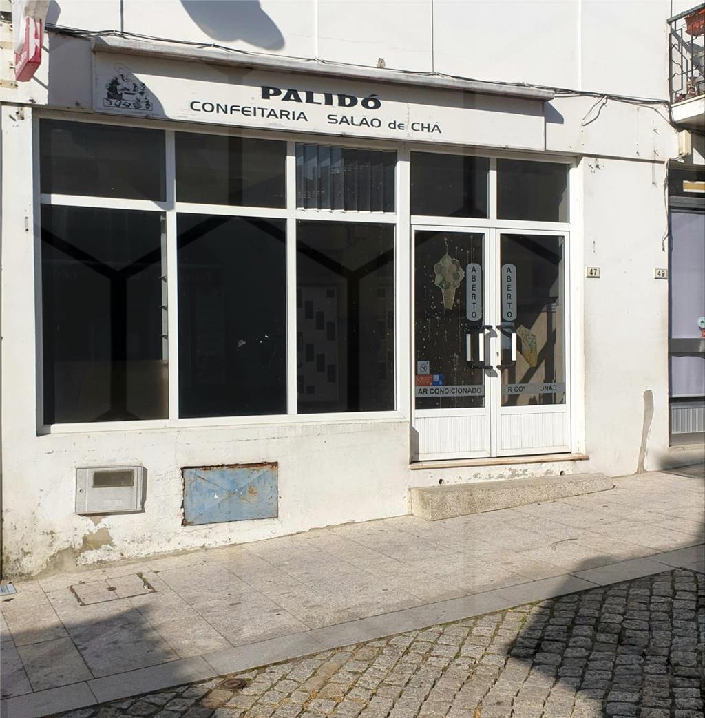 Estabelecimento Comercial na Vila de Melgaço