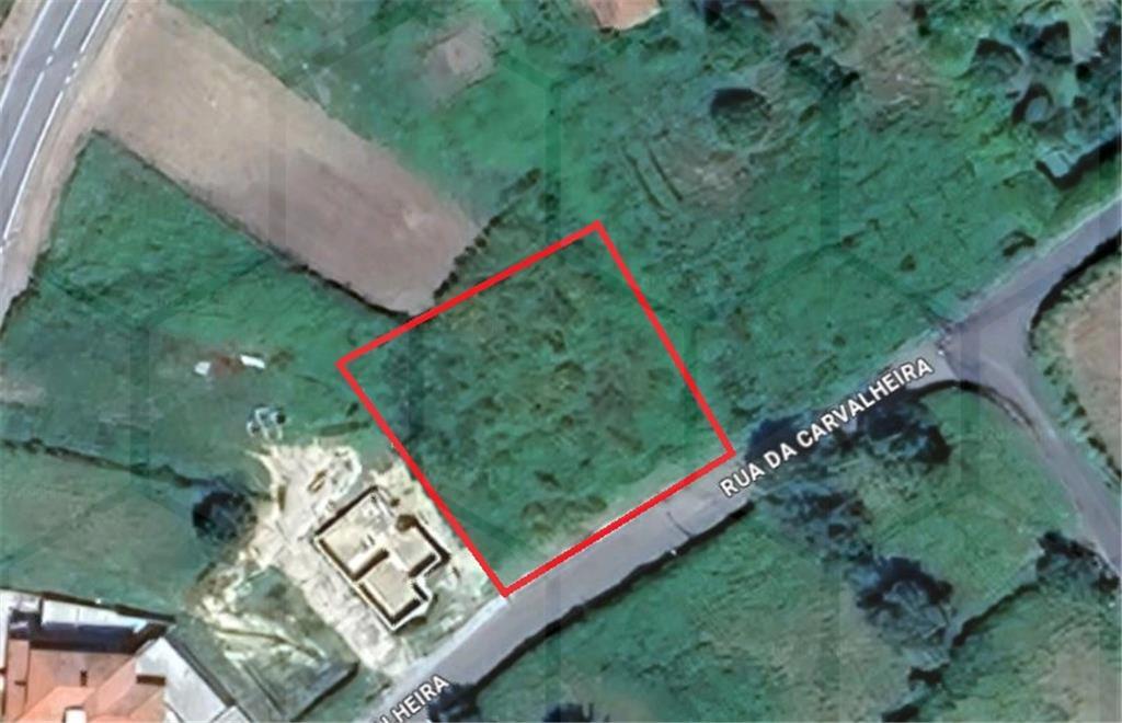 Terreno Construtivo em Valadares