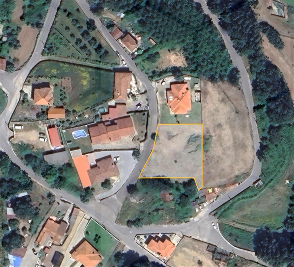 Terreno com aptidão construtiva em Campos, Vila Nova de Cerveira
